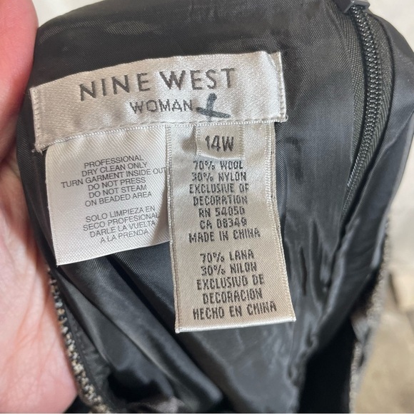 Nine West woman’s wool pencil skirt embellished beaded size 14 business casual - Picture 9 of 9